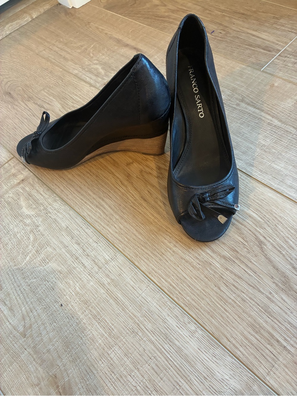 Franco Sarto Black Peep-Toe Wedge Pumps with Bow Accent size 9 Leather